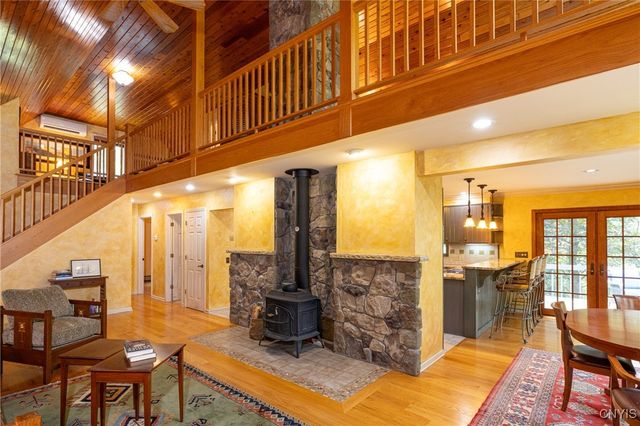 1666 Buffs, Skaneateles, NY 13152