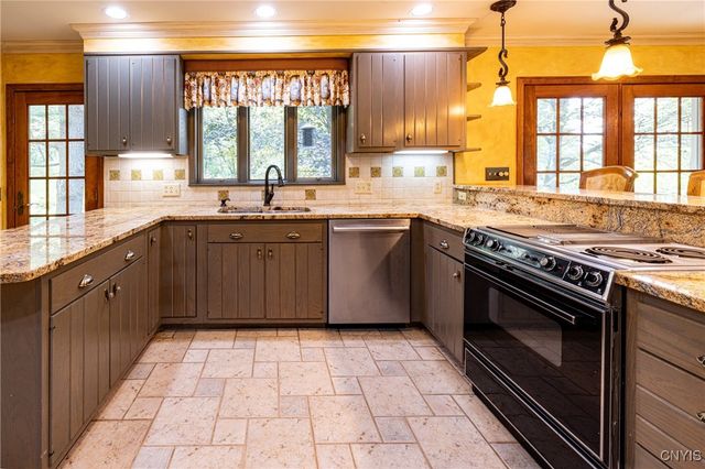 1666 Buffs, Skaneateles, NY 13152