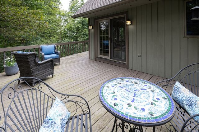 1666 Buffs, Skaneateles, NY 13152