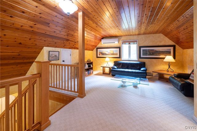 1666 Buffs, Skaneateles, NY 13152