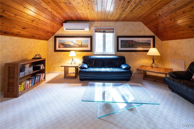 1666 Buffs, Skaneateles, NY 13152