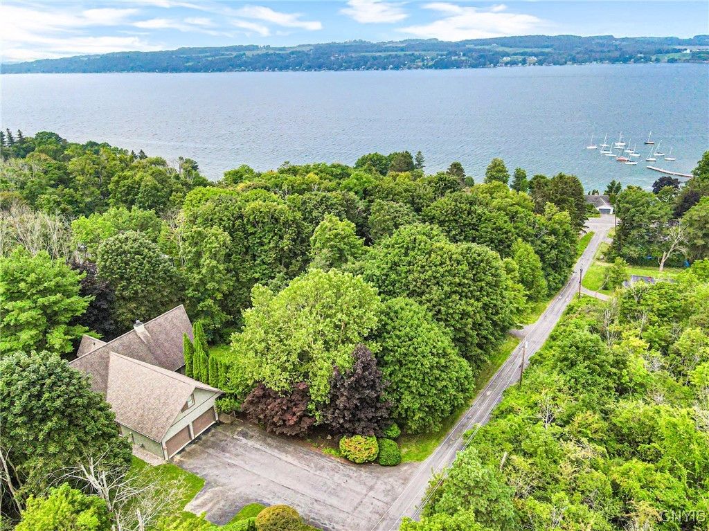 1666 Buffs, Skaneateles, NY 13152