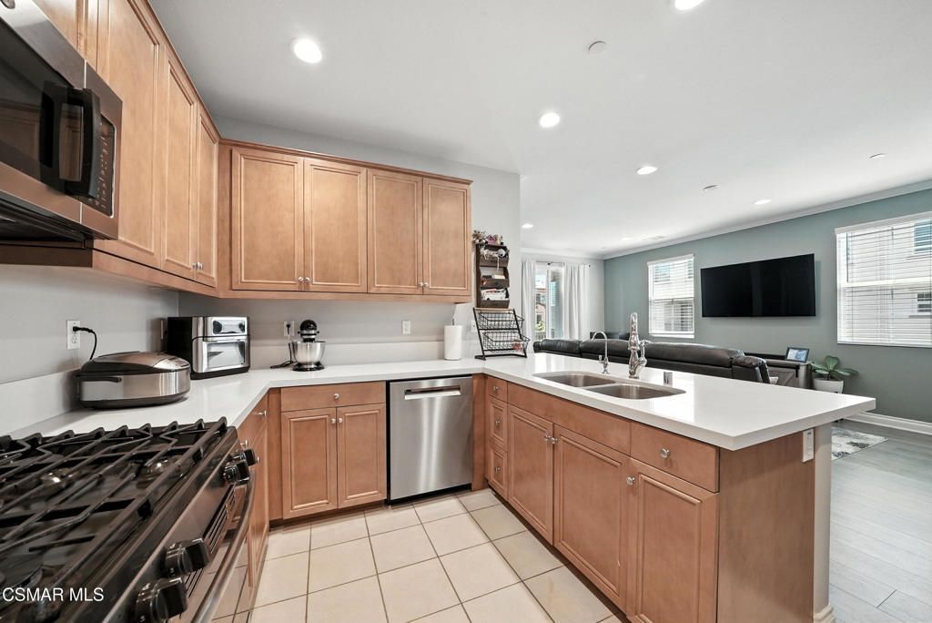 Image 1 of property listing at 586 Pioneer Street, Camarillo, CA 93010