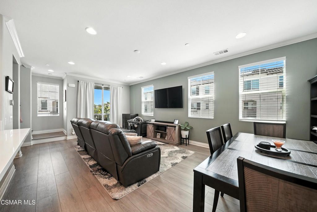 Image 5 of property listing at 586 Pioneer Street, Camarillo, CA 93010