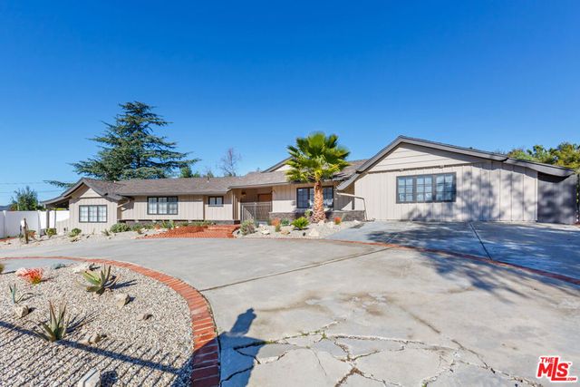 835 Camino Santos Reyes, Thousand Oaks, CA 91360