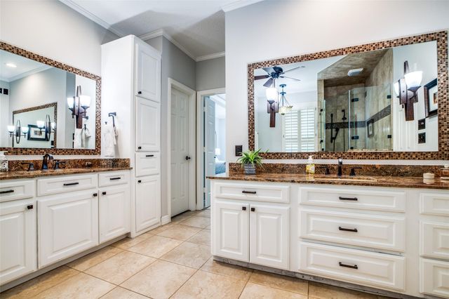 7 Deer Lake Court, The Woodlands, TX 77381