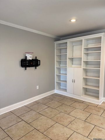 582 Jennifer Jean Dr, Baton Rouge, LA 70808