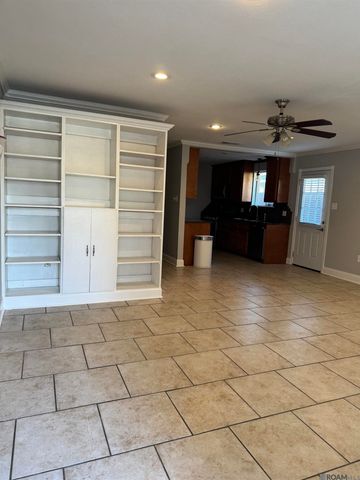 582 Jennifer Jean Dr, Baton Rouge, LA 70808