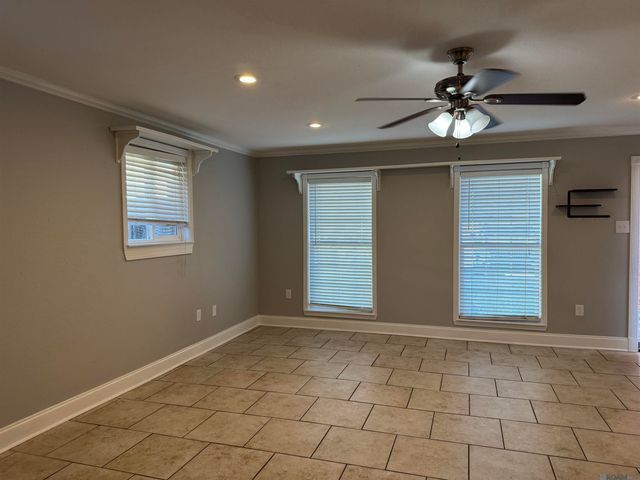 582 Jennifer Jean Dr, Baton Rouge, LA 70808