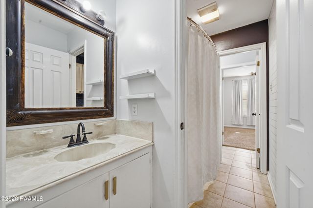 451 Rena Drive, Lafayette, LA 70503