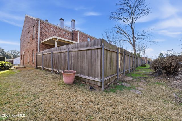 451 Rena Drive, Lafayette, LA 70503