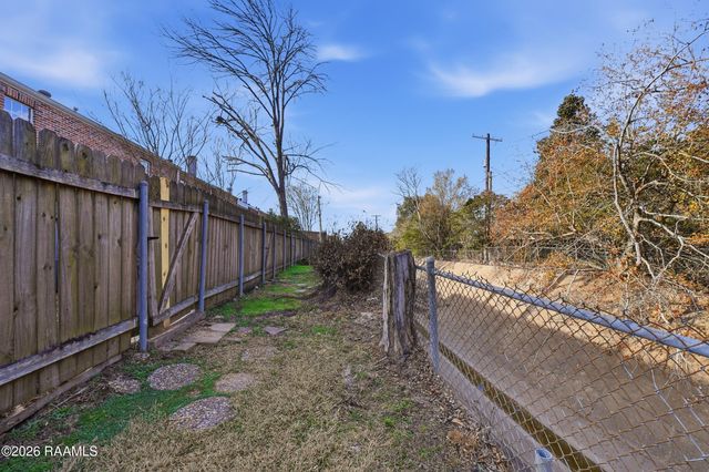 451 Rena Drive, Lafayette, LA 70503