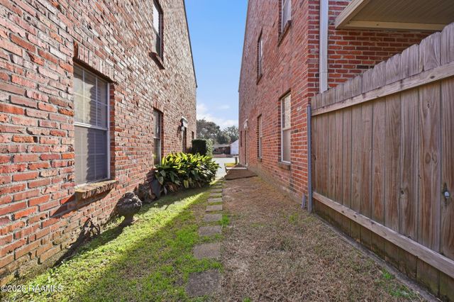 451 Rena Drive, Lafayette, LA 70503