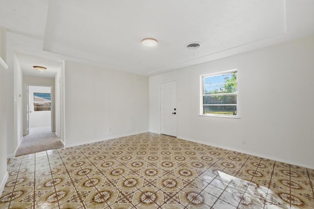 1908 Glencrest Circle, Arlington, TX 76010