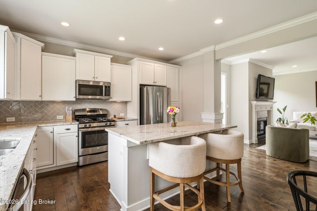 16505 Glen Lakes Dr, Louisville, KY 40245