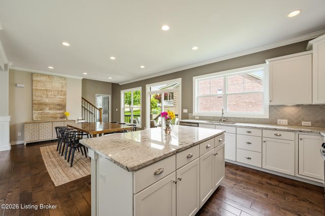 16505 Glen Lakes Dr, Louisville, KY 40245