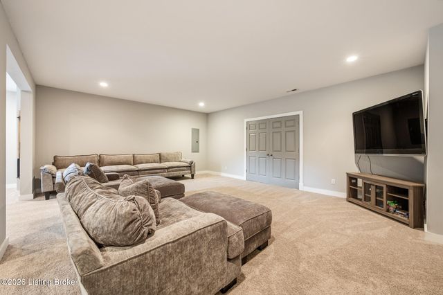 16505 Glen Lakes Dr, Louisville, KY 40245