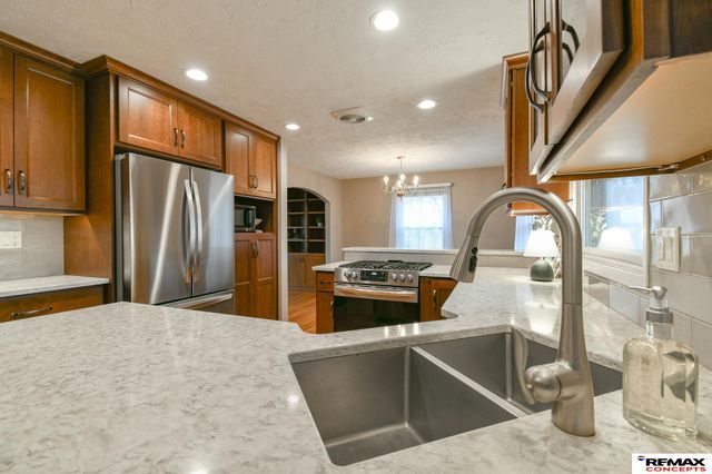 1901 Oakdale Avenue, Lincoln, NE 68506