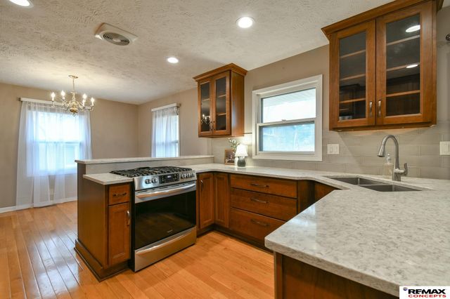 1901 Oakdale Avenue, Lincoln, NE 68506