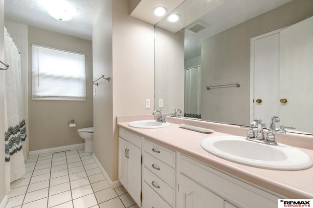 1901 Oakdale Avenue, Lincoln, NE 68506