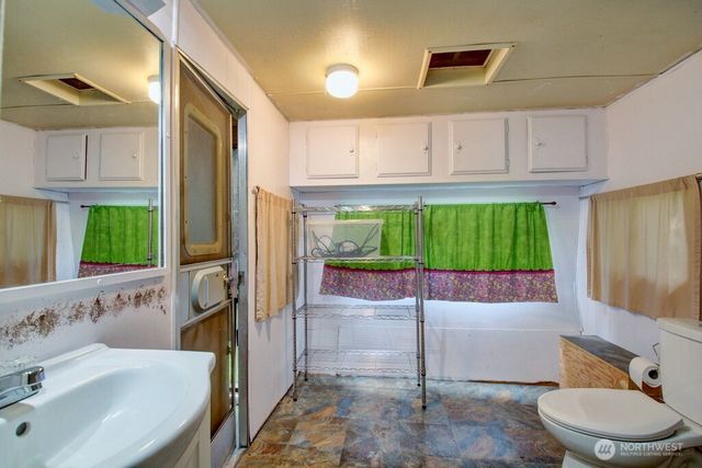 56 Wilderness Way, Deming, WA 98244