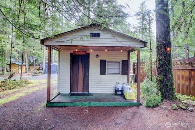 56 Wilderness Way, Deming, WA 98244