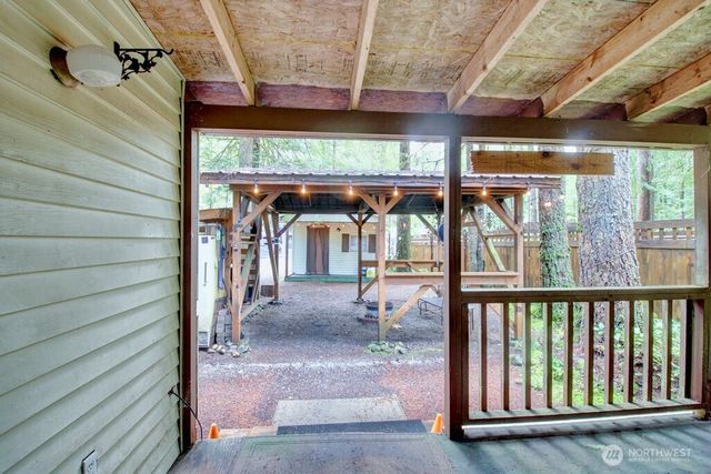 56 Wilderness Way, Deming, WA 98244