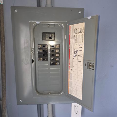 1107 Elm Street, Bay City, MI 48706