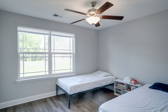 826 Cedar Ln, Springfield, TN 37172