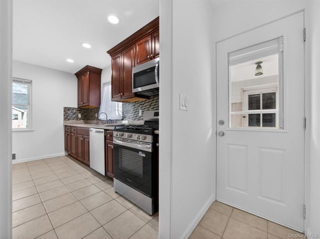 180 W Washington Avenue, Pearl River, NY 10965