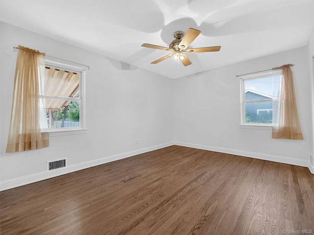 180 W Washington Avenue, Pearl River, NY 10965