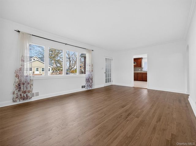 180 W Washington Avenue, Pearl River, NY 10965