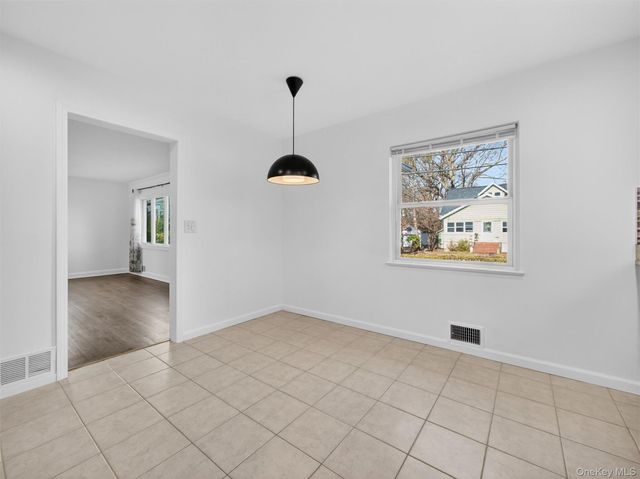 180 W Washington Avenue, Pearl River, NY 10965