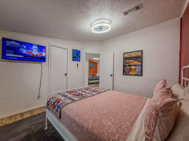 2015 Holly ST, Austin, TX 78702