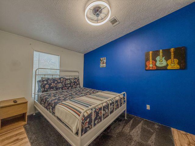 2015 Holly ST, Austin, TX 78702