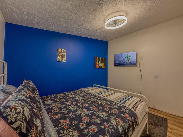 2015 Holly ST, Austin, TX 78702