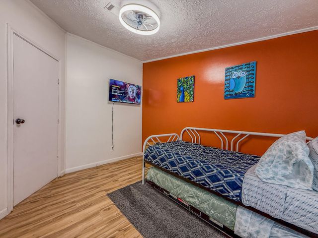 2015 Holly ST, Austin, TX 78702