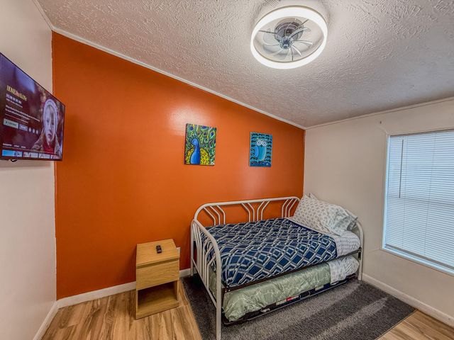 2015 Holly ST, Austin, TX 78702