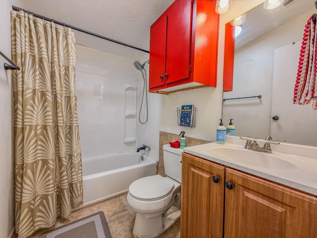 2015 Holly ST, Austin, TX 78702