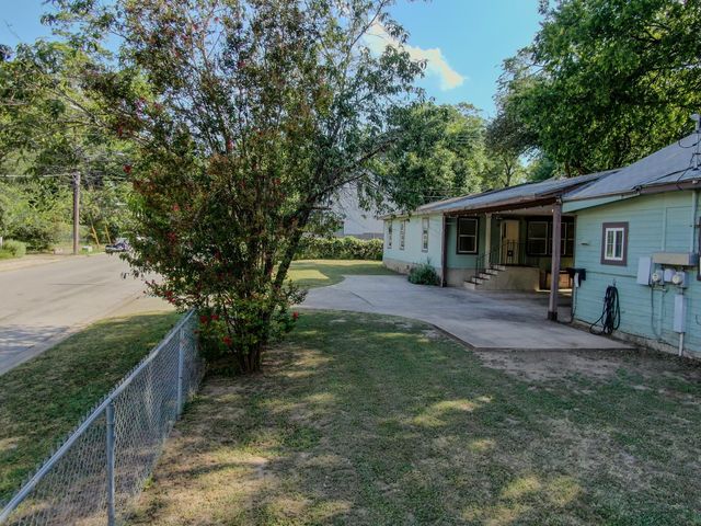 2015 Holly ST, Austin, TX 78702