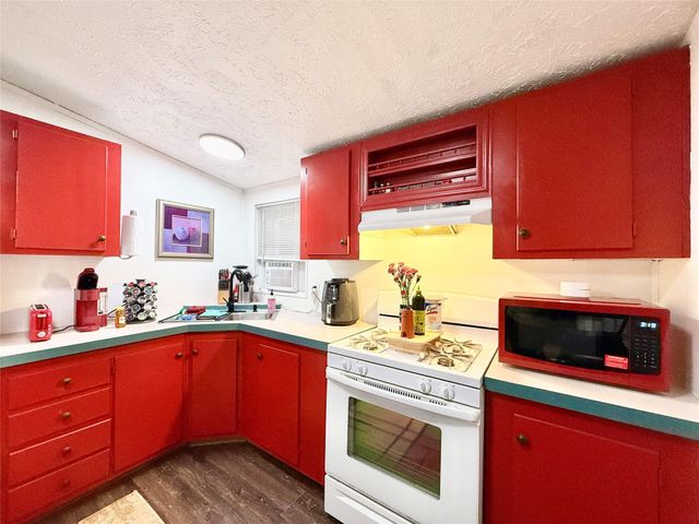 2015 Holly ST, Austin, TX 78702