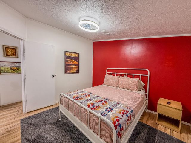 2015 Holly ST, Austin, TX 78702