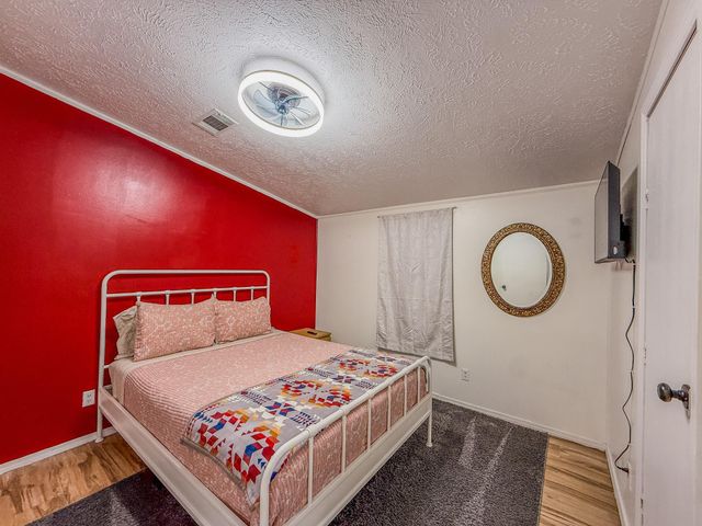2015 Holly ST, Austin, TX 78702