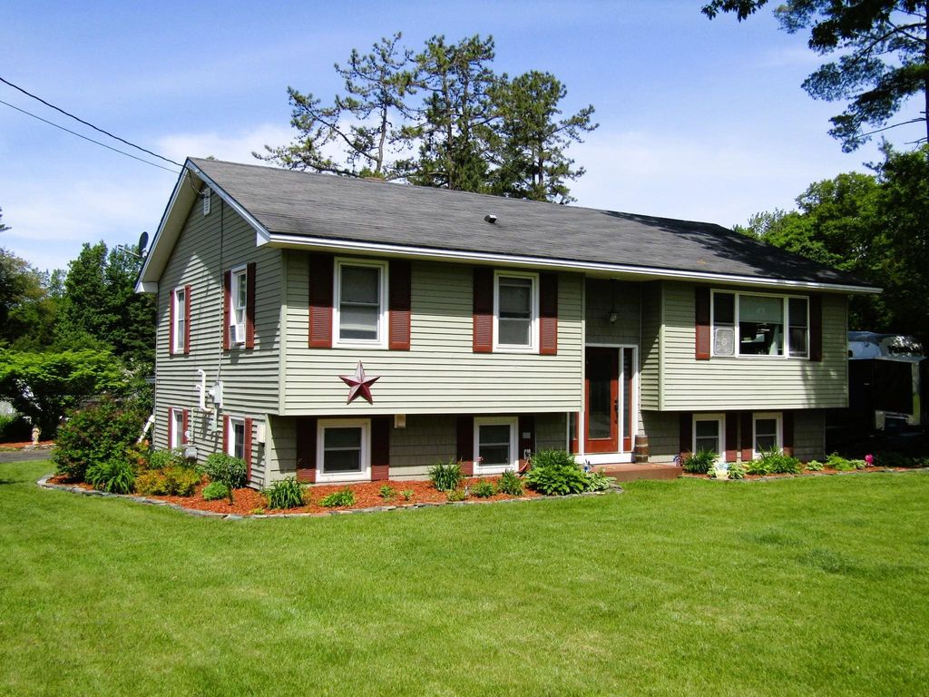 31 Stearns Court, Swanton, VT 05488