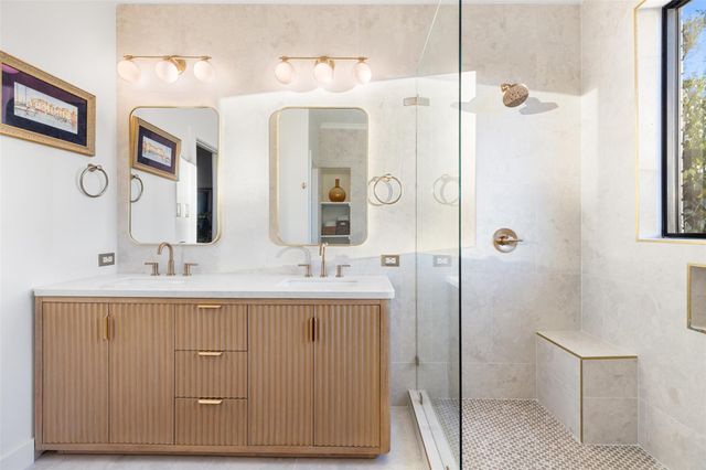 120 Oak Springs DR, Dripping Springs, TX 78620