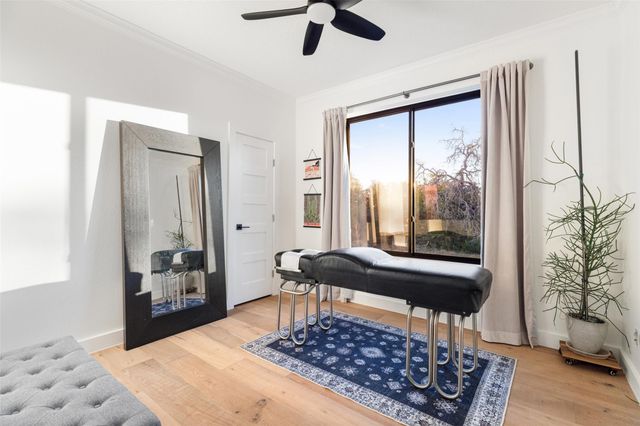 120 Oak Springs DR, Dripping Springs, TX 78620