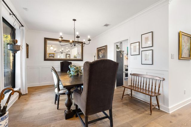 120 Oak Springs DR, Dripping Springs, TX 78620