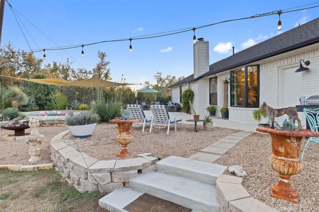 120 Oak Springs DR, Dripping Springs, TX 78620