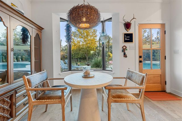 120 Oak Springs DR, Dripping Springs, TX 78620