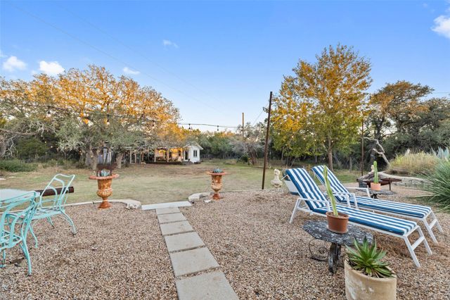 120 Oak Springs DR, Dripping Springs, TX 78620